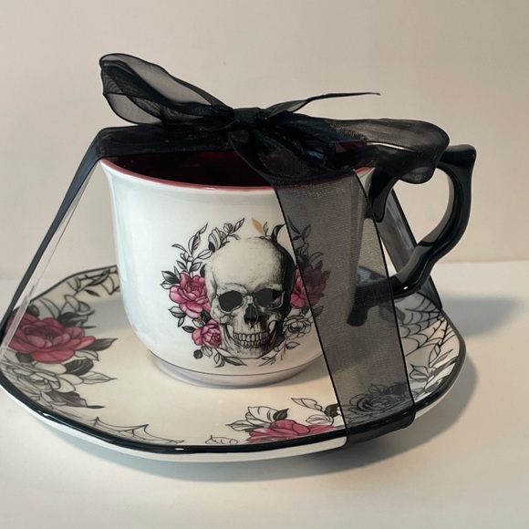 PARK CHATEAU Skulls Teacup And Saucer Set White And Pink New - Picture 1 of 6